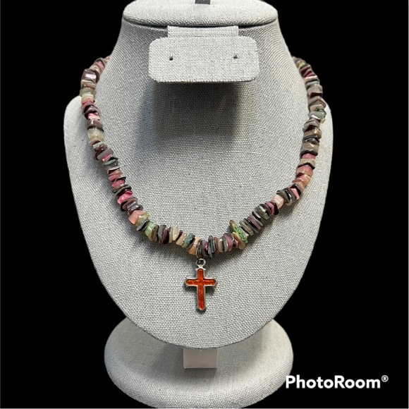 Forgiven jewelry color filled cross with shell necklace - Picture 1 of 2